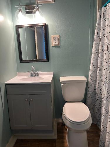 cabin_8_bath