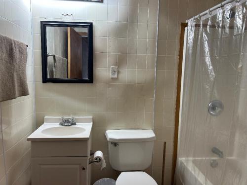 cabin_9_bath