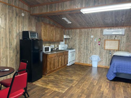 cabin_9_living_area