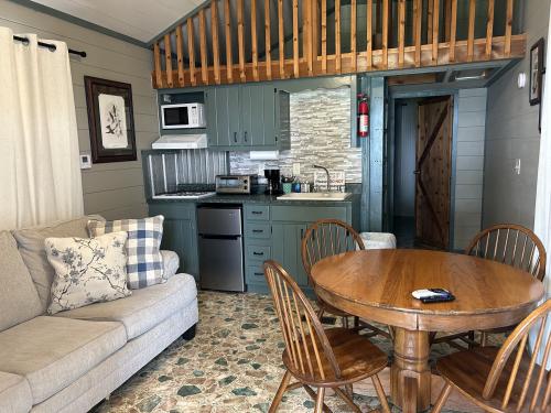 cottage_2_living_area